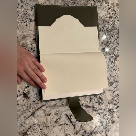 Notebook - Picture 4 of 5